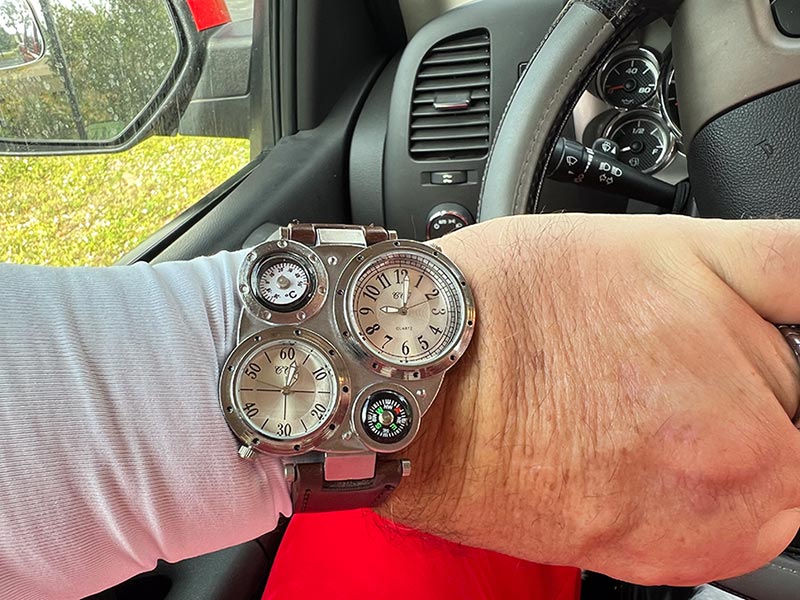 North Pole time, local time, compass & temperature. Techy Claus!